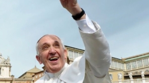 imagem do papa franscisco sorrindo